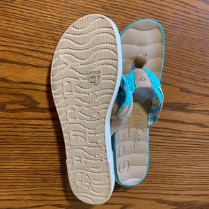 Woman’s Sperry Flip Flops